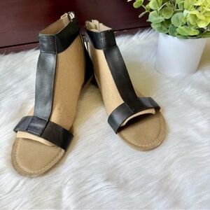 Franco Sarto Judy Minimalist T-Strap Open Toe Leather Sandals Black/Tan Size 7